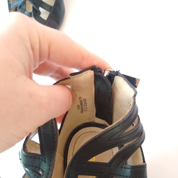 ♥️bamboo brand black lattice tie up wedge heels - Picture 2 of 2